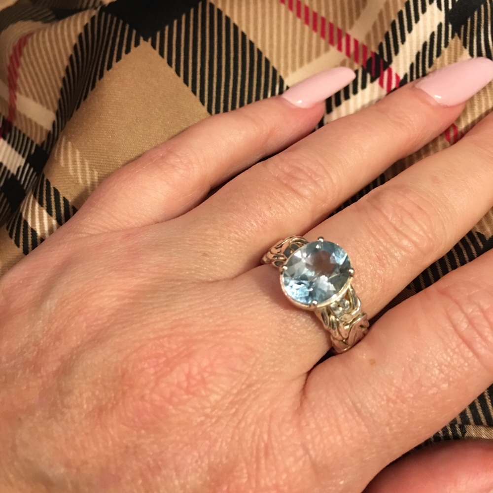 Sterling silver ring w blue stone, size 6.5-7